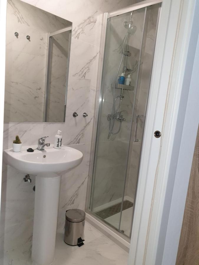 Norte Oviedo Rooms Madrid Exterior photo
